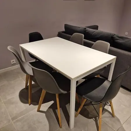 Entire House With Arcade Machine In A Private Backyard, 3 Bedrooms, 1 Bathroom, 1 Leaving With Convertible Sofa And Open Kitchen Apartamento Mulhouse