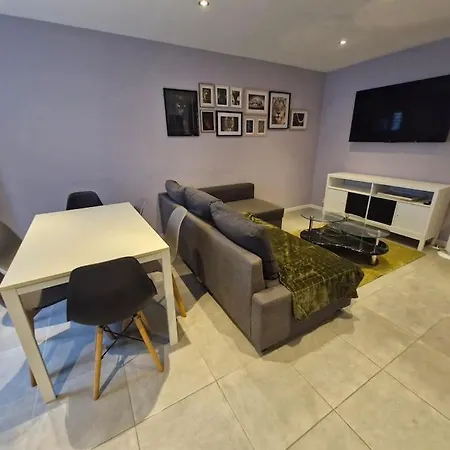 Appartamento Entire House With Arcade Machine In A Private Backyard, 3 Bedrooms, 1 Bathroom, 1 Leaving With Convertible Sofa And Open Kitchen Mulhouse